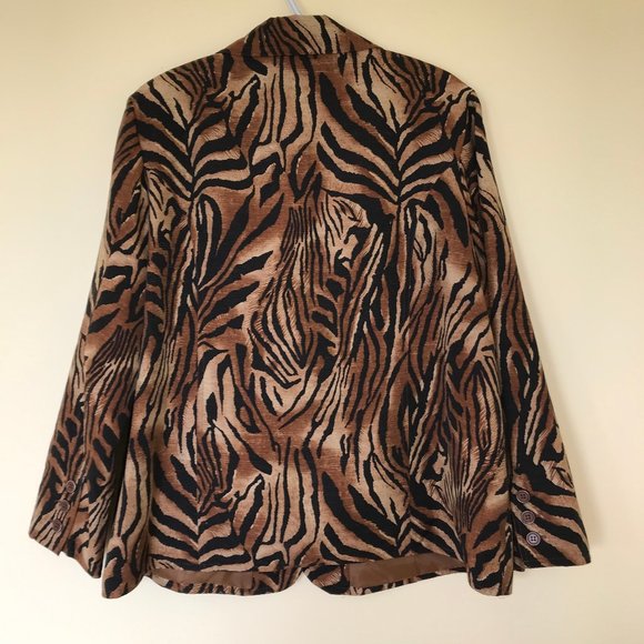 Stylish Brown Animal Print Blazer - Picture 7 of 8
